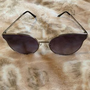 ❌SOLD❌Guess Sunglasess